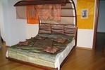 кровать: точная копия готового изделия, использован массив из американской вишни, для гнутых деталей был изготовлен специальный шаблон